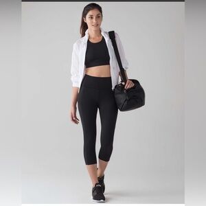 Lululemon Fast & Free Crop II *Nulux 18"
Black (First Release) Size 12